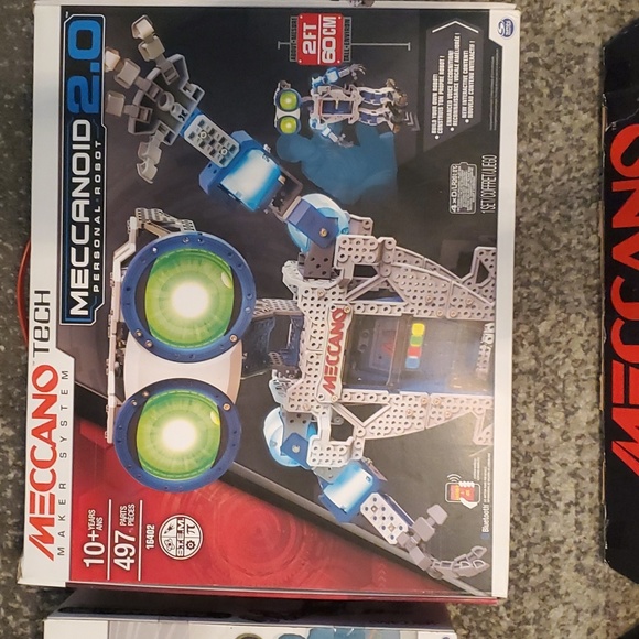 Meccano Engineering & Robotics - MeccaSpider, Meccanoid, Meccasauer - Picture 4 of 7